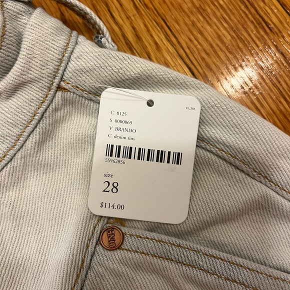 NEW AND NEVER WORN! Free people (ONETEASPOON) jean shorts- size 28 - Picture 3 of 4